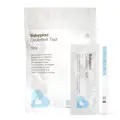 Hvit pose med Babyplan Ovulation Test Strip, en enkeltpakket test og en blå og hvit teststrimmel ved siden av